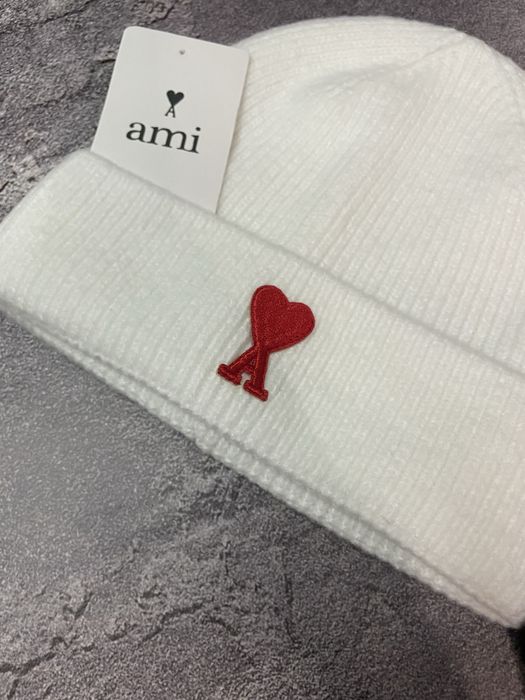Зимова шапка AMI — білий та чорний колір