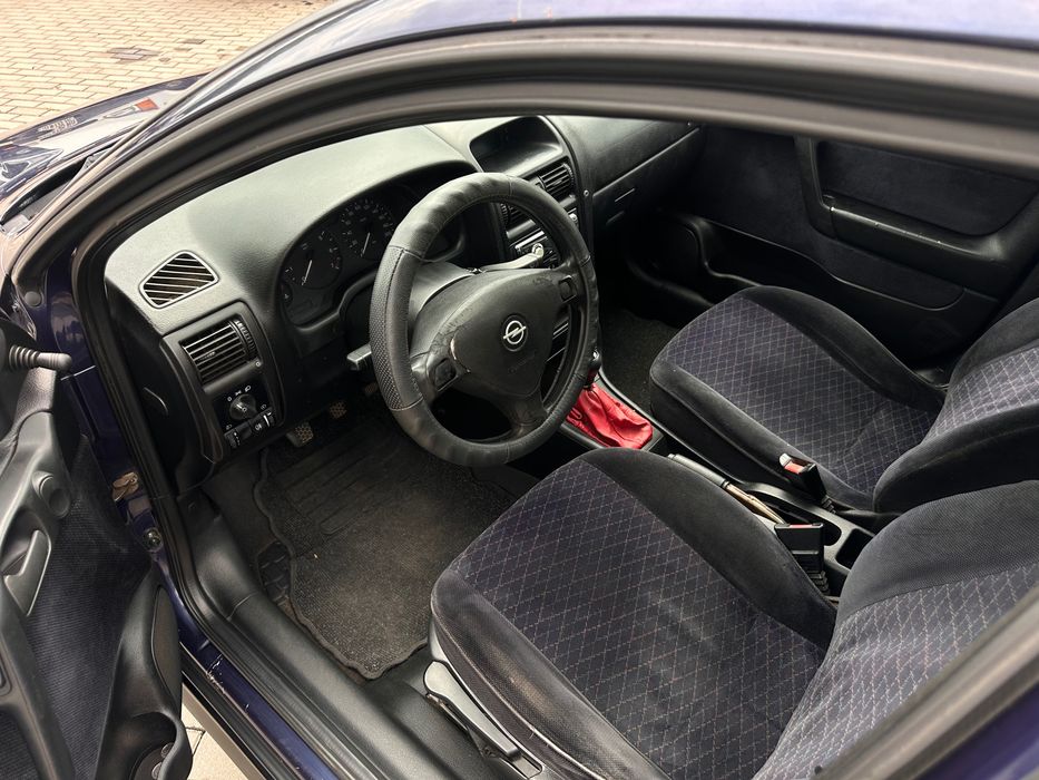 Автомобіль OPEL ASTRA J