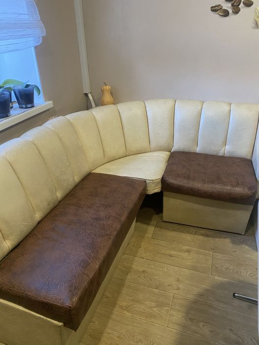 Продам мякий кухонний куток, з нішами, під шкіру