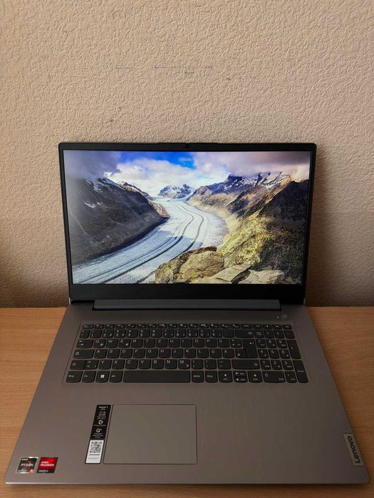 Як Новий, ідеал Lenovo IdeaPad 3 17.3" Ryzen 5 5500U/8GB/512SSD/Vega 7