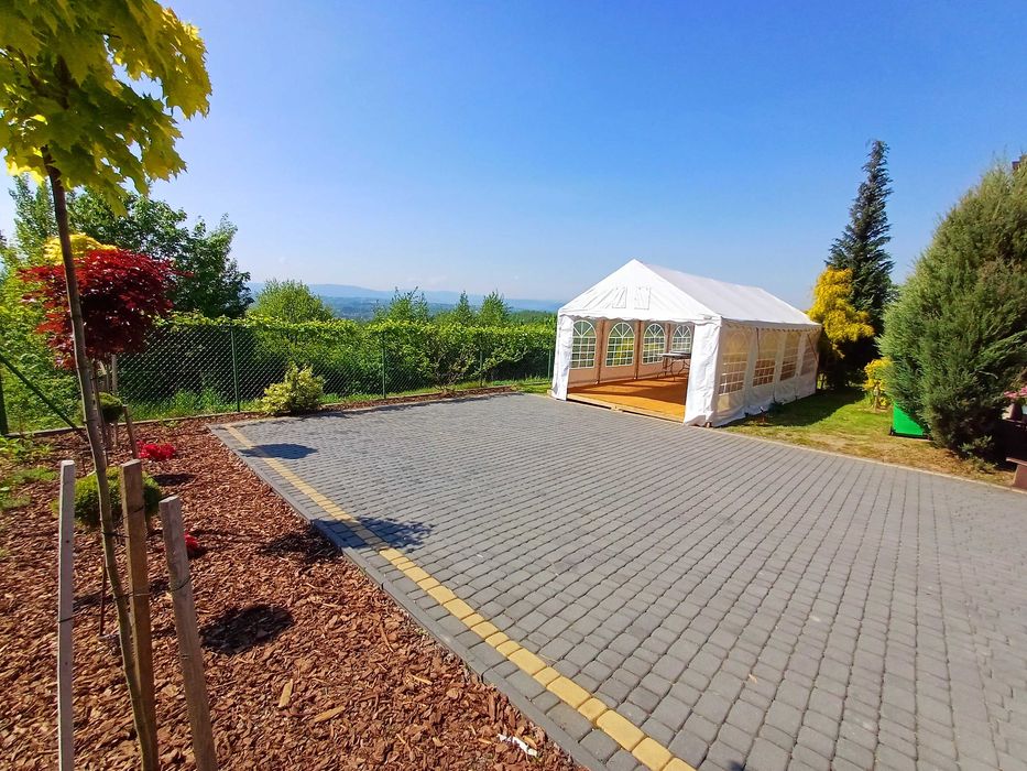 Wynajem namiotów imprezowych. Krzesła, stoły, obrusy - PARKIET!