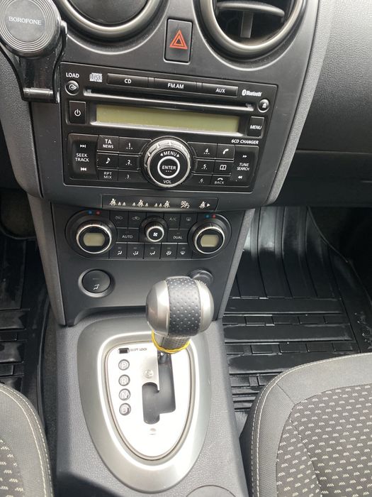Nissan Qashqai 2.0 дизель АВТОМАТ