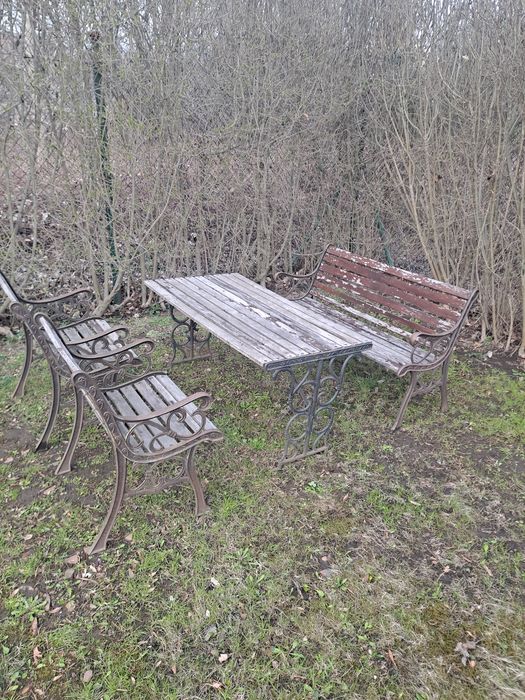 Meble ogrodowe żeliwne.