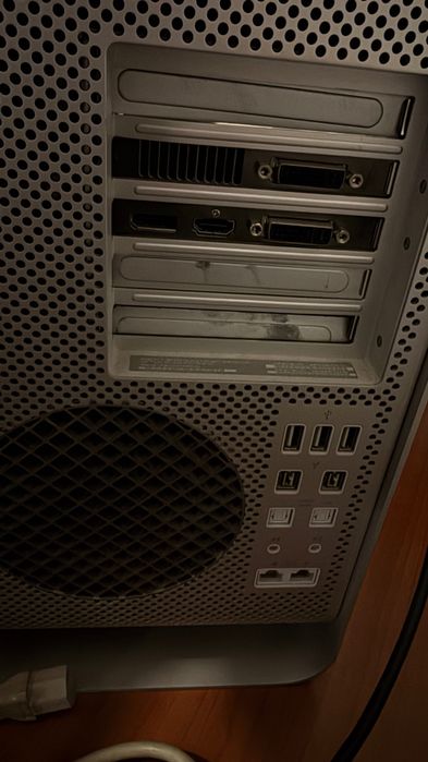 Apple Mac Pro 5.1 com SSD 12 Core & 96 GB RAM Topo de Gama - OPORTUNIDADE - Para Desocupar