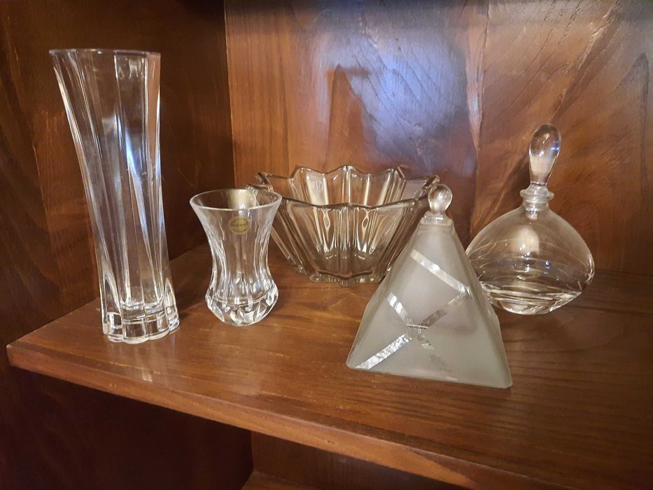 Peças e vidro e cristal