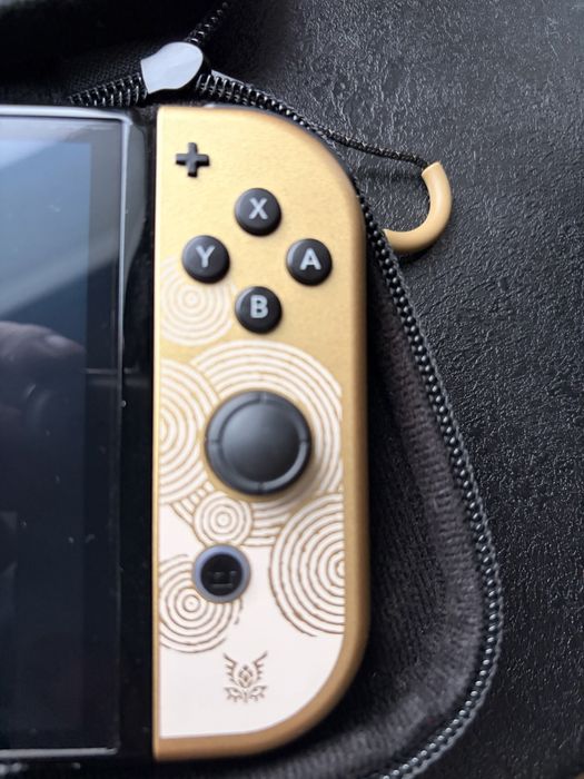 Nintendo Switch Oled Zelda + etui + gry