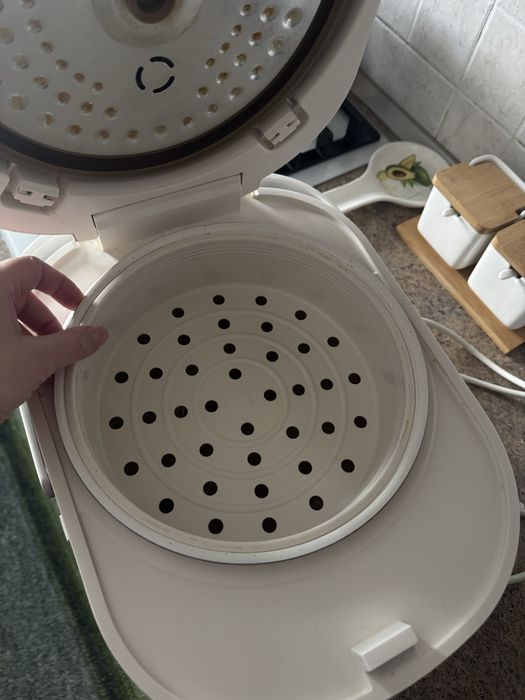 Продаю мультиварку Liberty mc-950 w 5 л