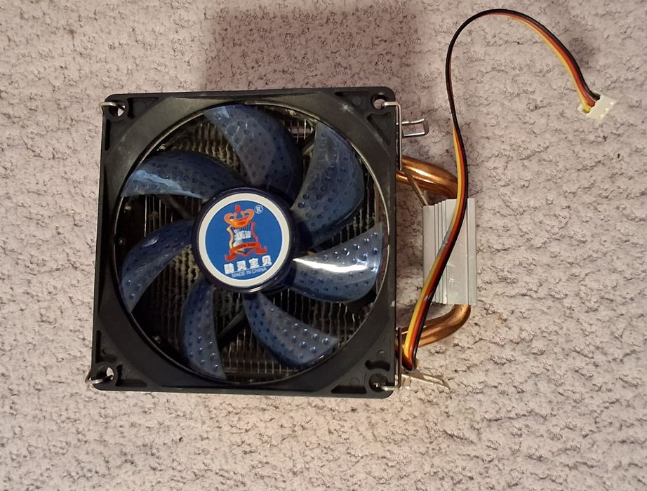 Материнська плата в комплекті з процесором та баштовим кулером