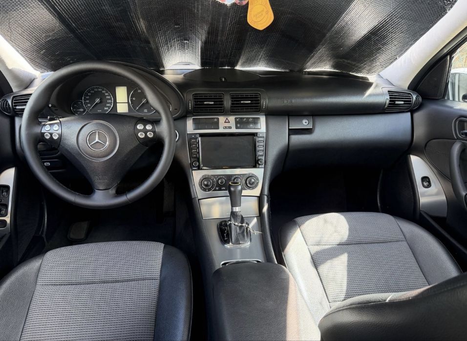 Mercedes Benz C220 — photo 2