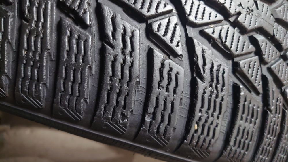 Пара зимних шин резина Nokian WR D4 RUNFLAT 225/50 r18 225 50 18