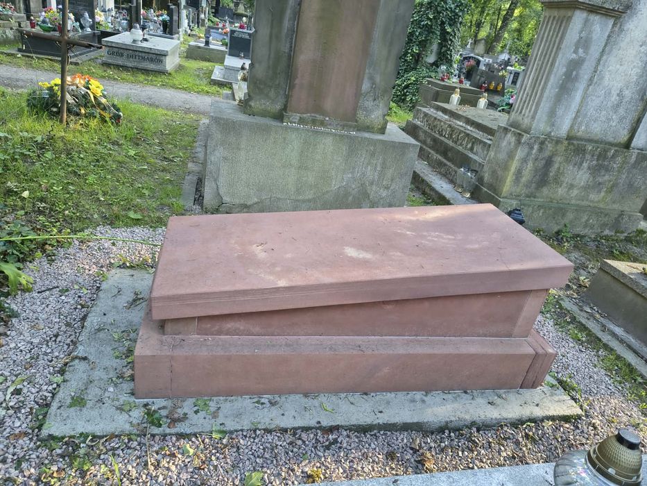 Grób cmentarz rakowicki - Widok 5
