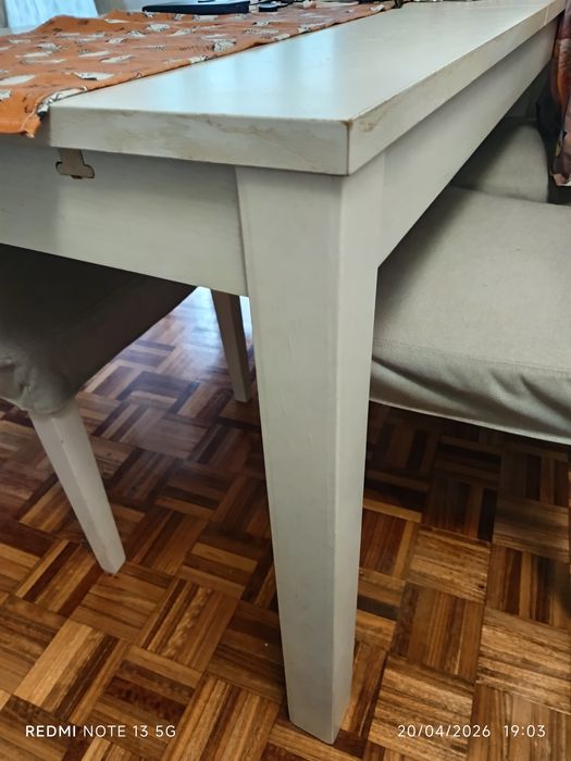 Mesa jantar IKEA extensível e 4 cadeiras