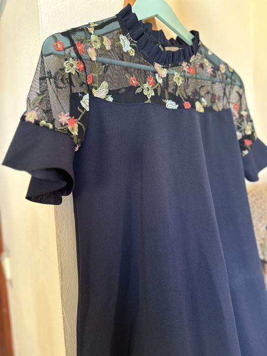 Плаття з декоративною вишивкою