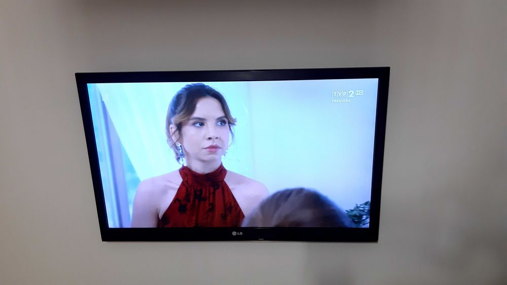 Telewizor LG 42LV375S plus Dekoder WIWA H.265 Maxx DVB-T2/HEVC/H.265