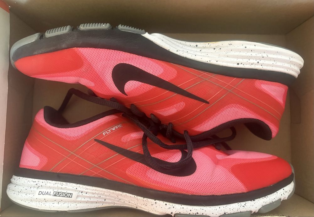 Sapatilhas Nike Fusion TR2, como novas, tam.38, na cx original.
