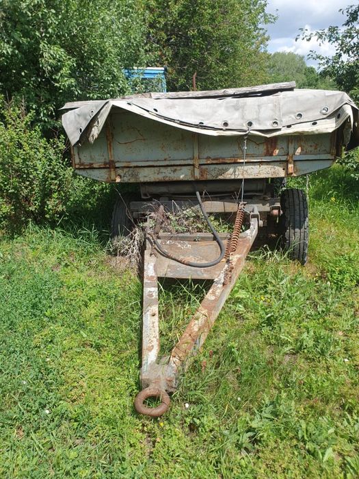 Продам трактор і 2 прицепа