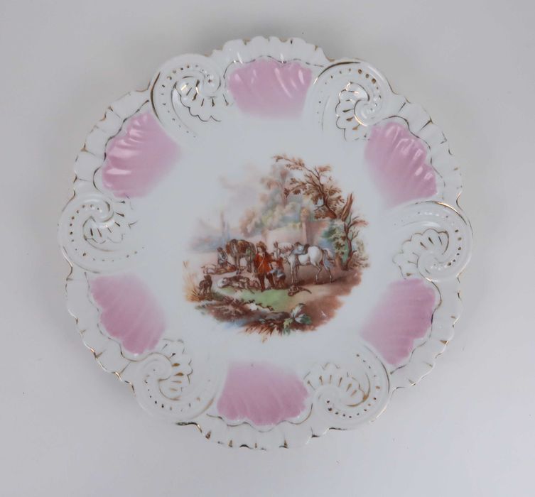 Par de pratos porcelana moldada XIX/XX