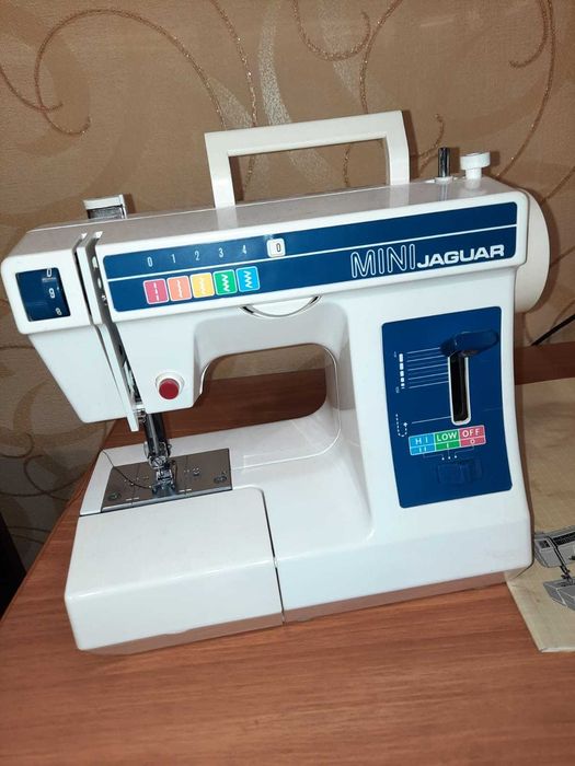 Швейная машинка Mini Jaguar 493