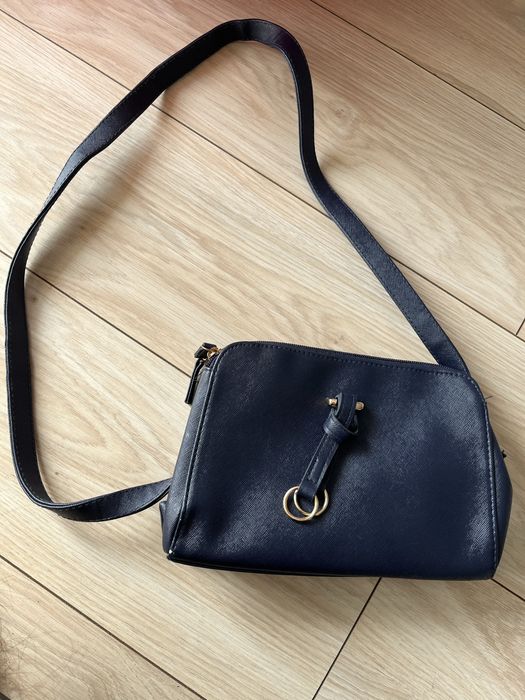 Granatowa torebka z przegródkami