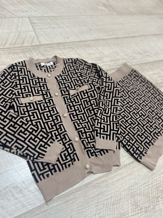 Костюм юбка і кофто 10-11 р