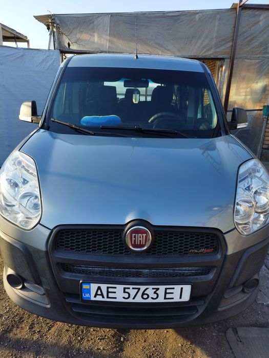 Автомобиль Фиат добло