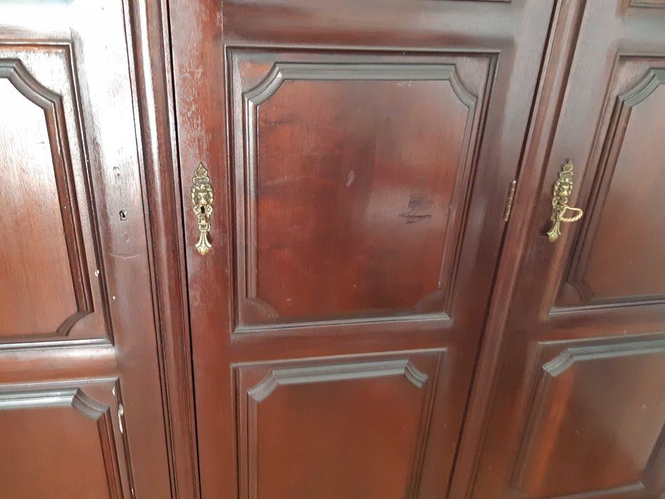 Roupeiro de 3 portas com espelho