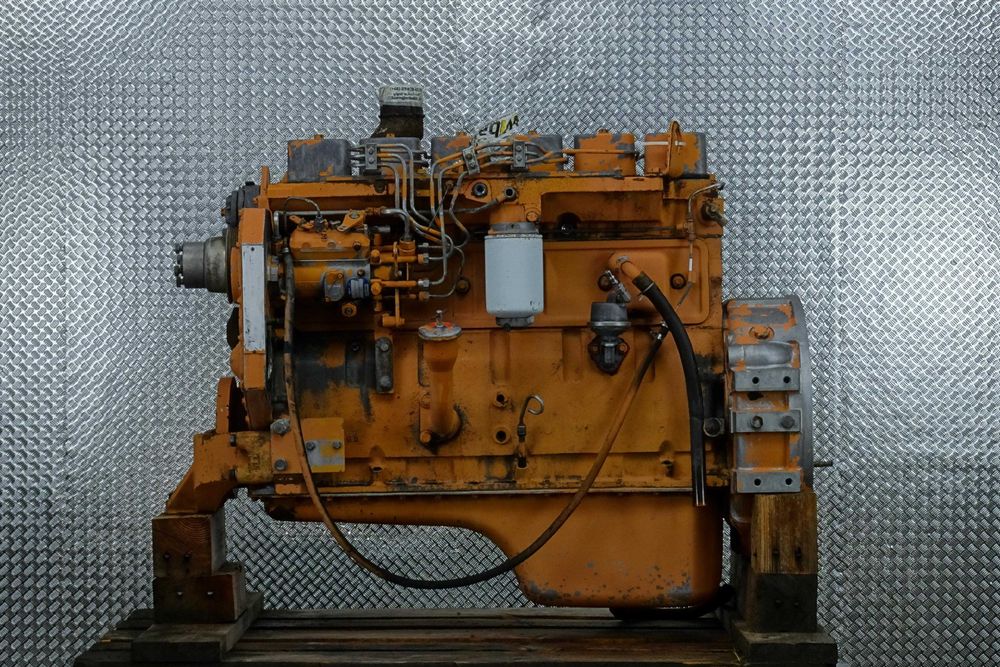 Silnik spalinowy - Case 6-590