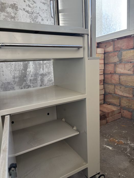 Медична приліжкова тумба