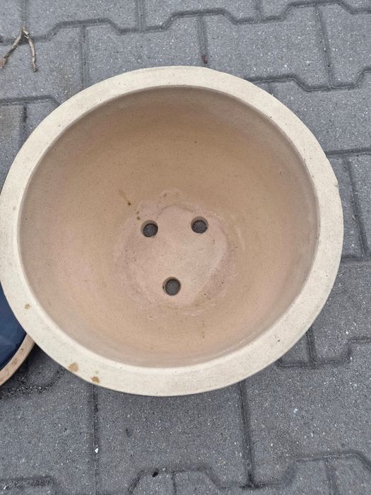 Doniczka ceramiczna z podstawką 
Wys 21cm śre 30cm