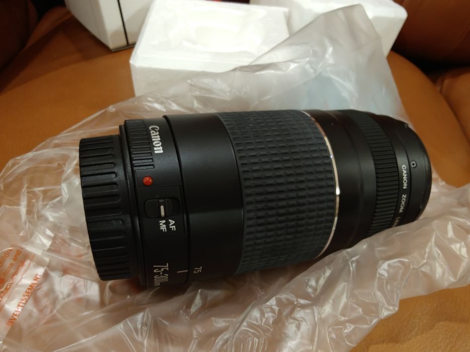 Canon EF 75-300mm f/4-5.6 III.