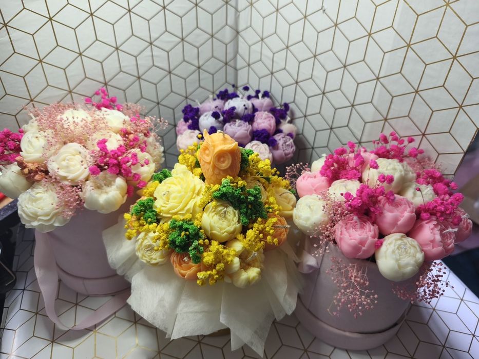 Flowerbox ze świecami sojowymi 
Dostępny od ręki 
Wysyłka InPost.