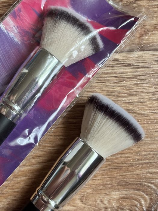 Пензель для основи bionic flat top buffer Coastal scents