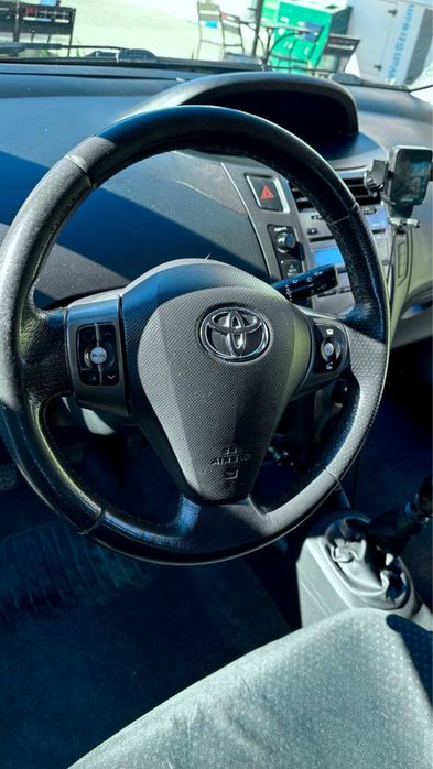 Yaris 1.33 бензин 2009 року