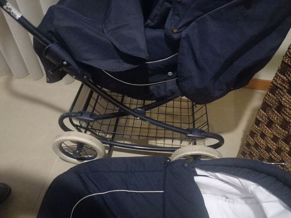 Carrinho de bebé  mais alcofa