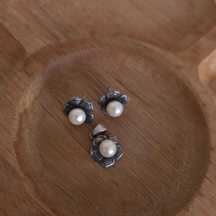 Срібний гарнітур з перлинами