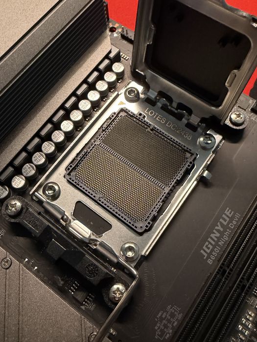 JGINYUE b650i Night Devil ITX AM5
