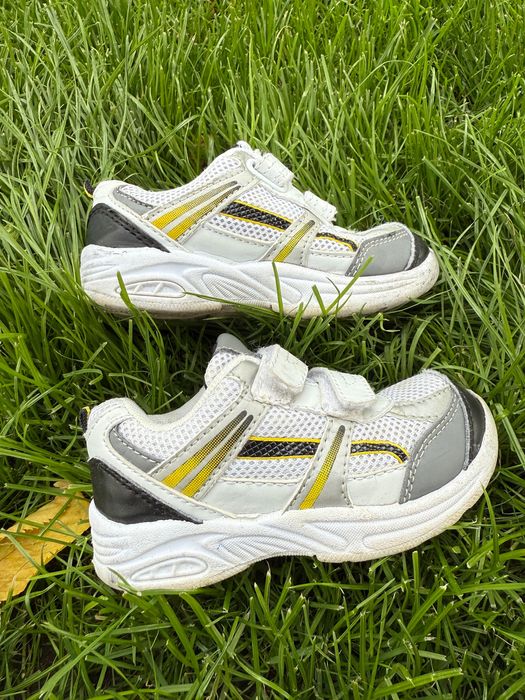 Buty sportowe F&F lekkie dzieciece na rzepy solidne siatka r 24