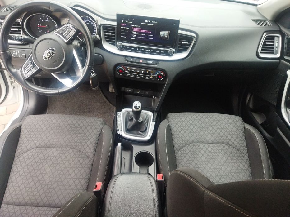 Кia Ceed 2021 рік 1.6 Дизель