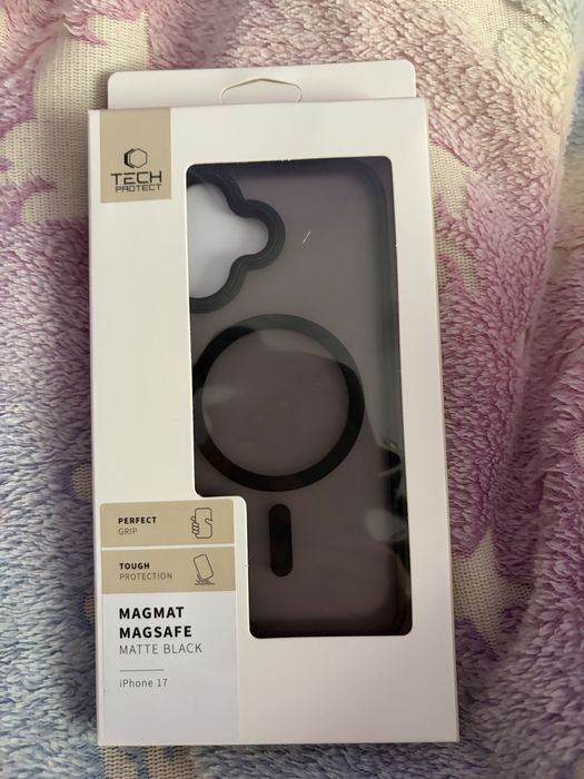Etui na iphone 17