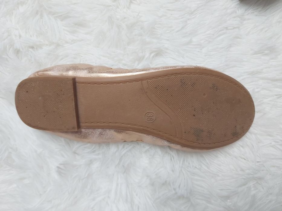 Balerinki koloru rose gold z kokardką na płaskiej podeszwie