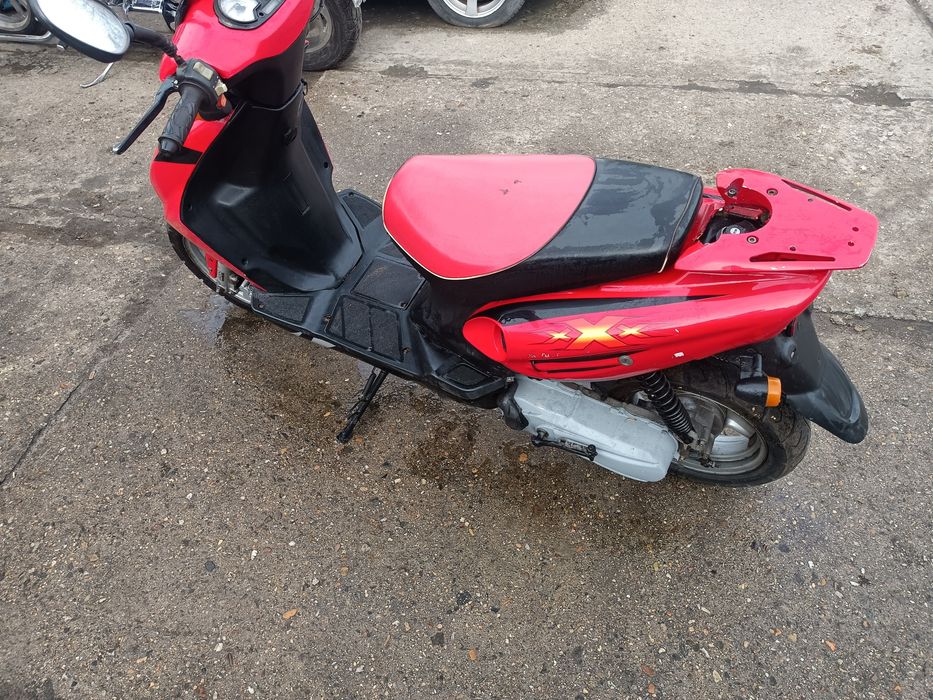 Skuter max xxx 50 2t minarelli  na części