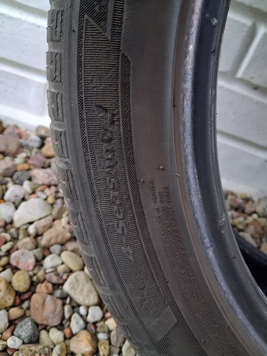 Opony wielosezonowe Hankook 235/45/17 rok 22