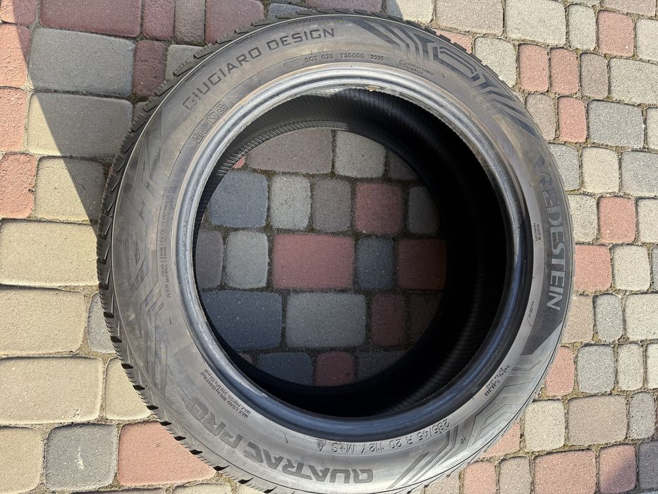 Opony wielosezonowe całoroczne vredestein 285/45R20