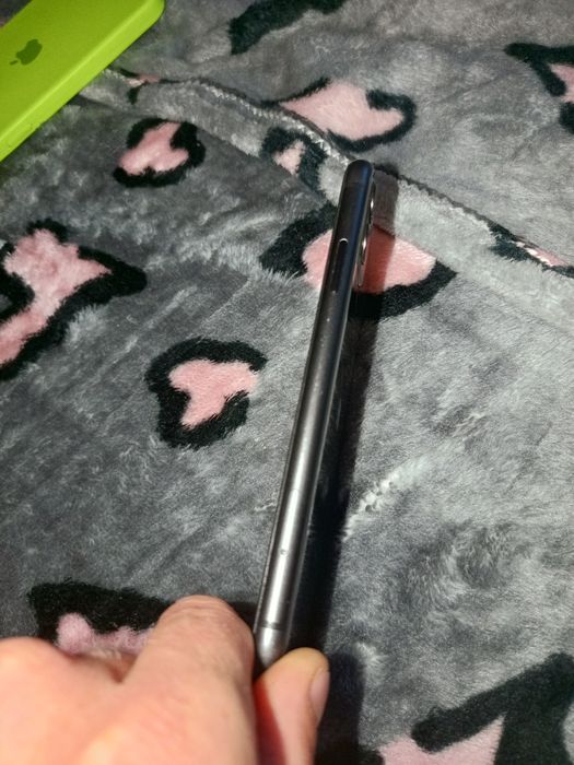 Продам iPhone 11