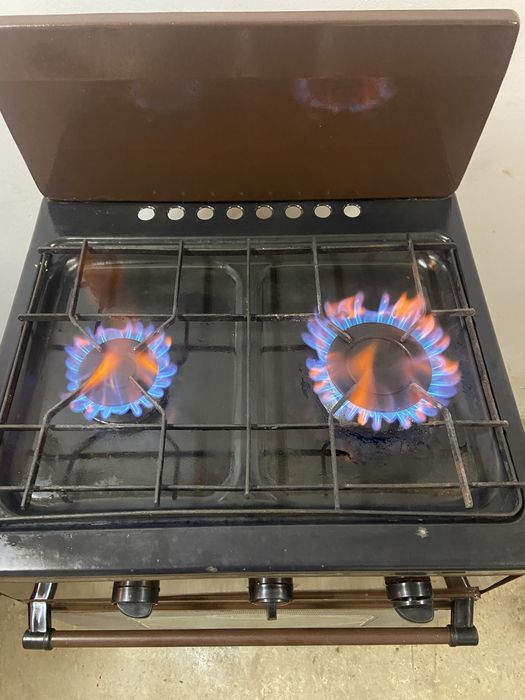 Продам газову плиту