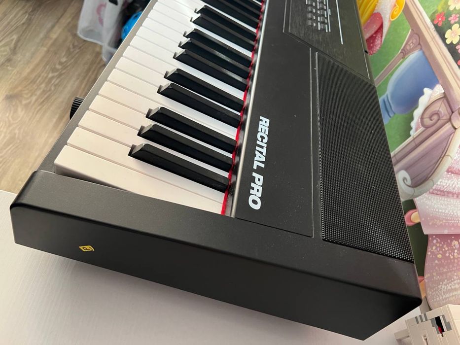 синтезатор Alesis