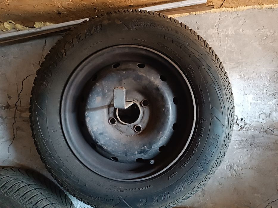 Зимова резина Goodyear 175/70 R13 ultra grip ICE 2