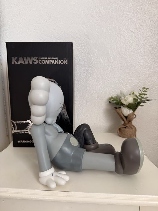 Boneco Kaws 30Cm