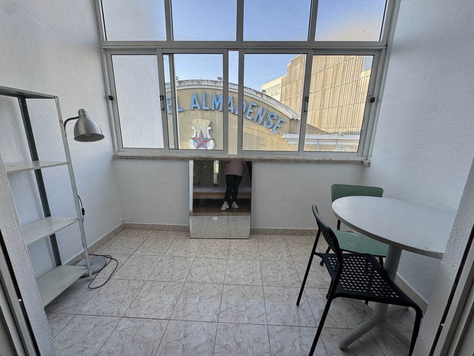 Alugar Quarto Almada