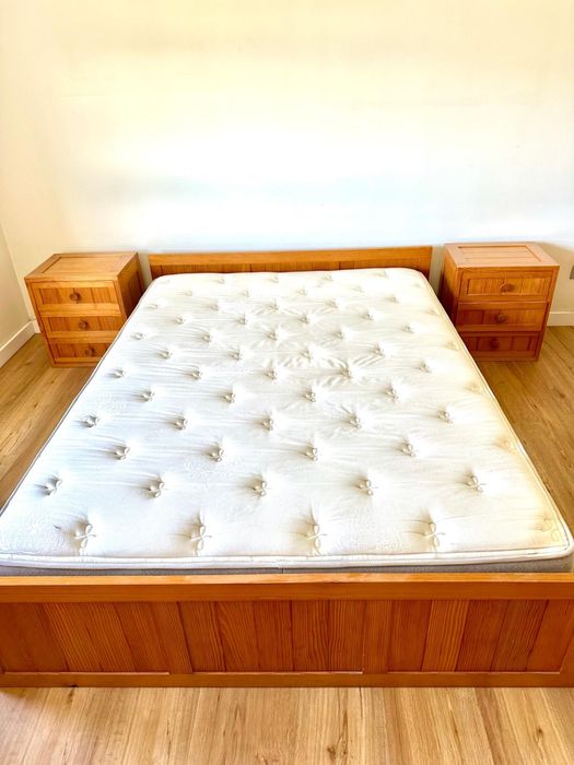 Cama e mesas de cabeceira Interforma